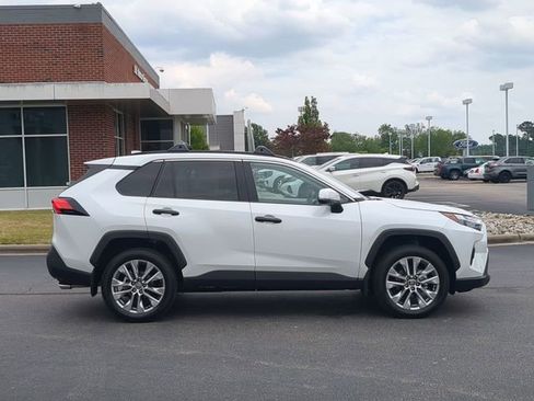 Used 2025 Toyota RAV4 XLE Premium FWD image 2