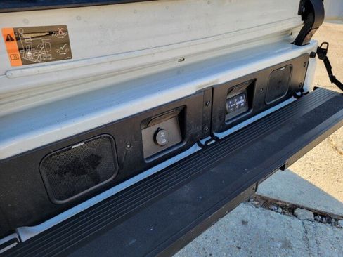 Used 2024 GMC Sierra 2500 AT4X image 9