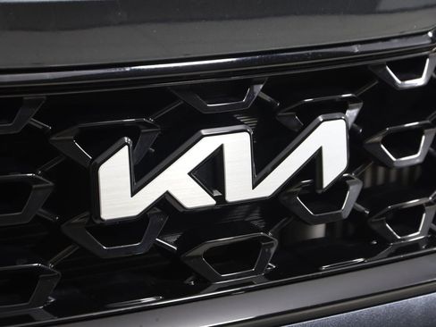 Used 2023 Kia Sorento EX w/ Panoramic Sunroof Package FWD image 18