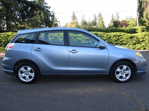Used 2006 Toyota Matrix XR FWD image 12