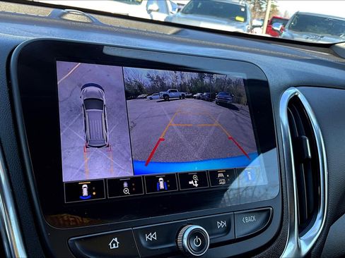 Used 2024 Chevrolet Equinox LT image 9