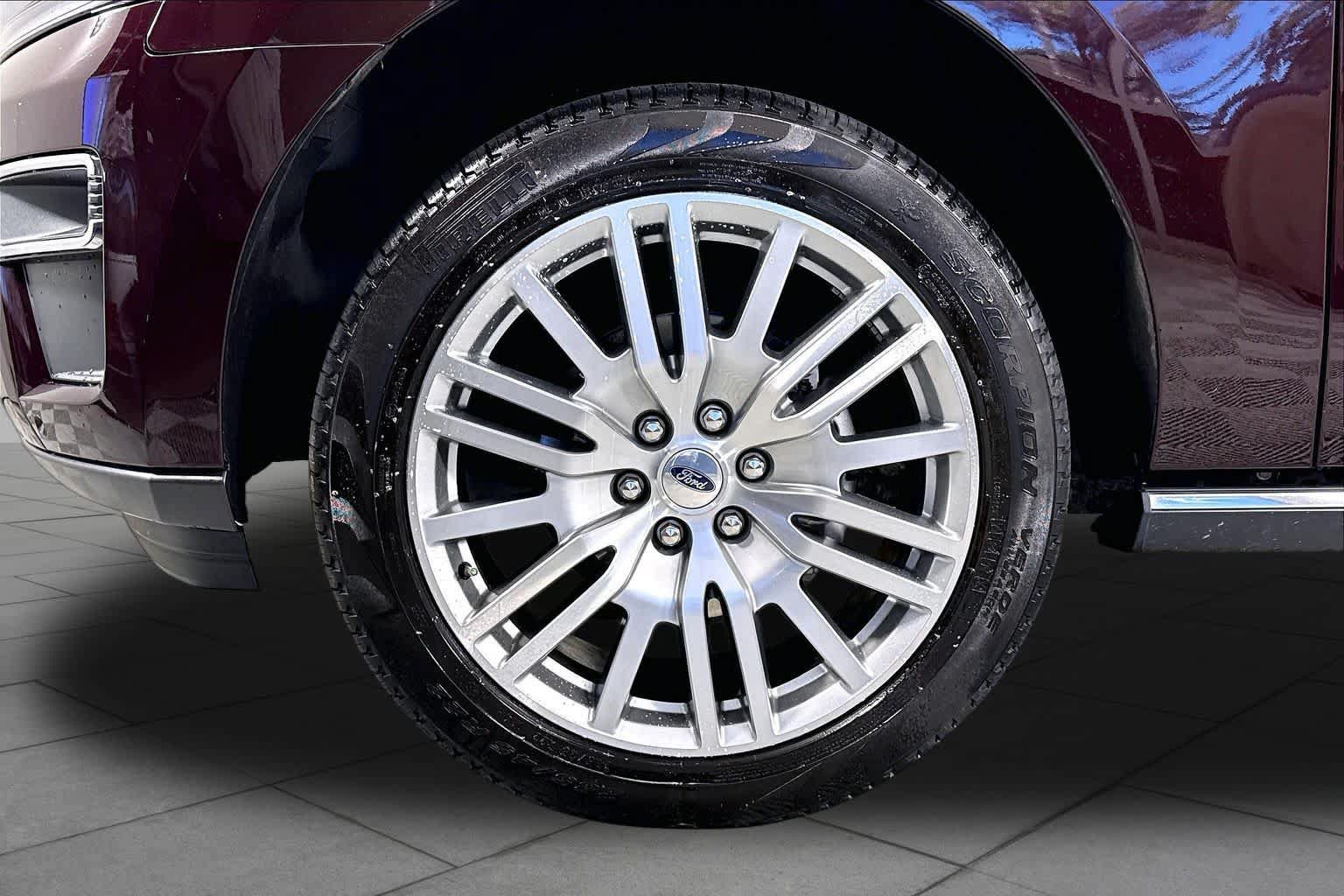 Used 2024 Ford Expedition Max Limited RWD image 10
