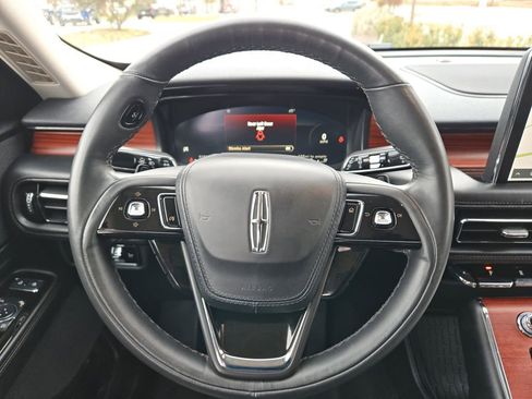Used 2024 Lincoln Aviator Reserve AWD/4WD image 14