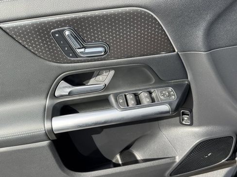 Used 2025 Mercedes-Benz GLA 250 image 19