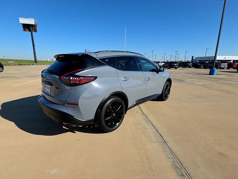 Used 2024 Nissan Murano SV w/ SV Midnight Edition Package image 6