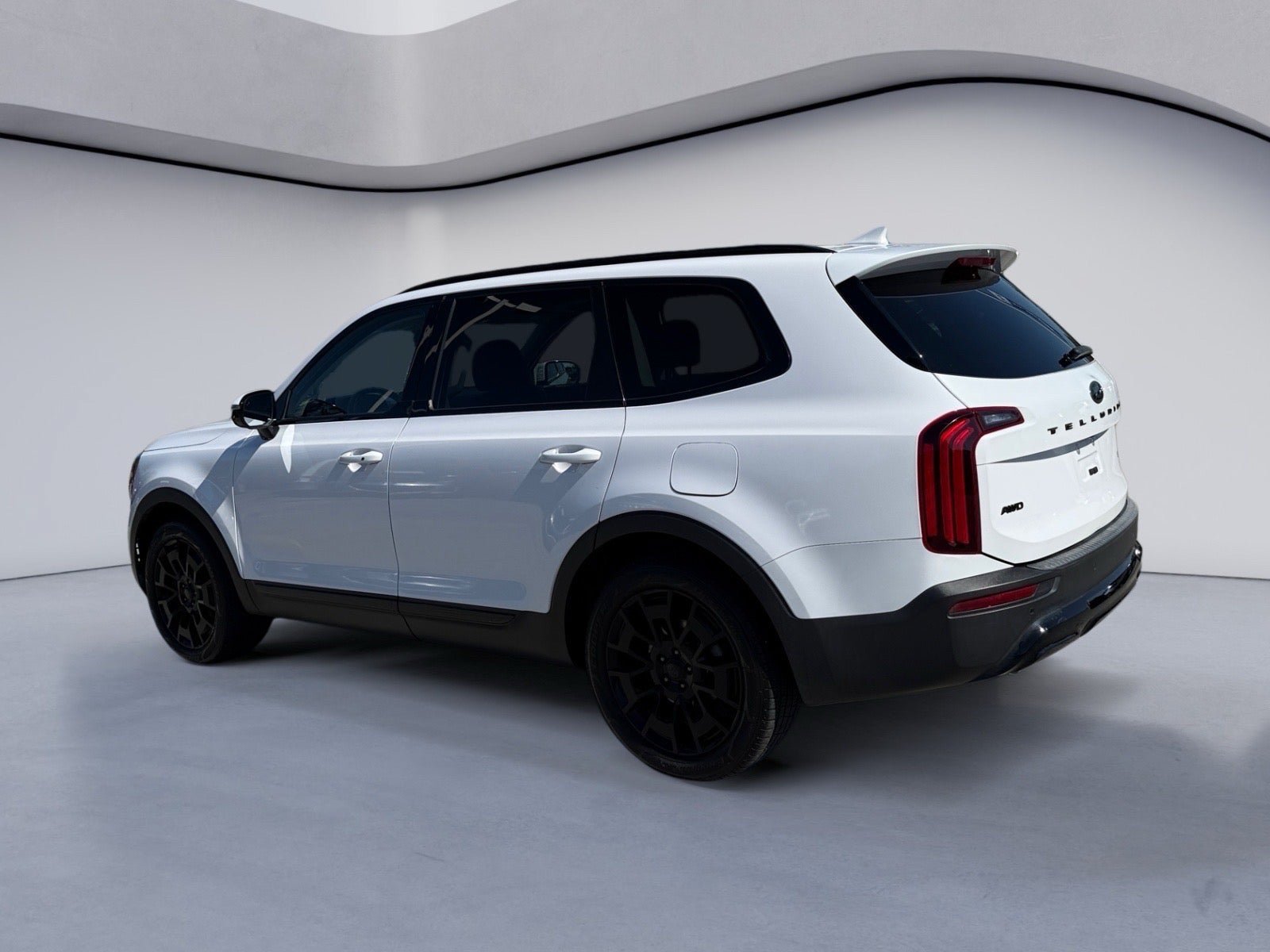 Used 2021 Kia Telluride SX w/ Nightfall Edition Package AWD/4WD image 3