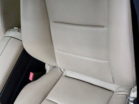 Used 2012 Mercedes-Benz E 350 4MATIC Sedan image 4