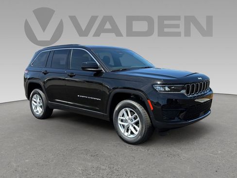 New 2026 Jeep Grand Cherokee Laredo AWD/4WD image 1