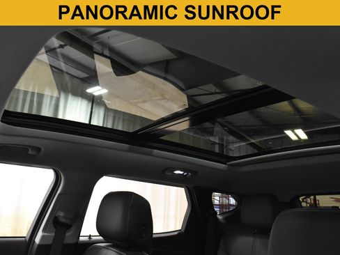 Used 2024 Chevrolet Blazer LT w/ Sound & Technology Package FWD image 5