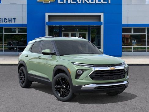New 2026 Chevrolet TrailBlazer LT w/ Midnight Edition AWD/4WD image 7