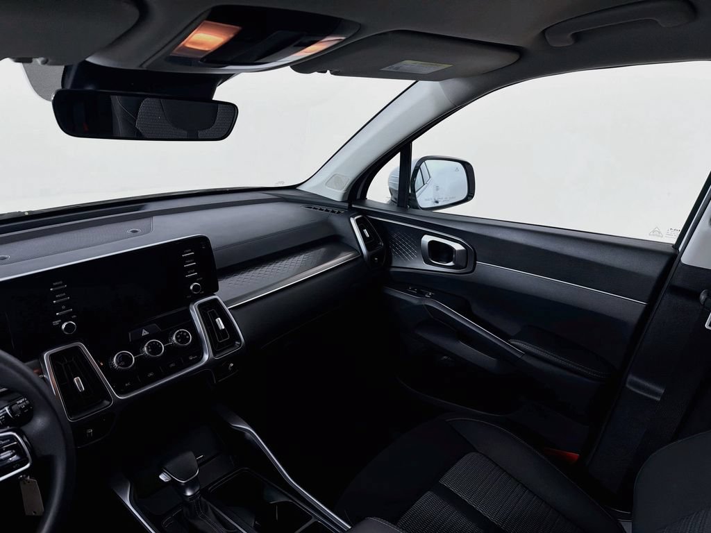 Certified 2023 Kia Sorento LX FWD image 21