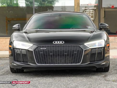 Used 2017 Audi R8 V10 w/ Carbon Exterior Package AWD/4WD image 2
