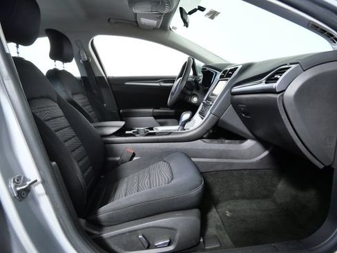 Used 2016 Ford Fusion SE FWD image 11