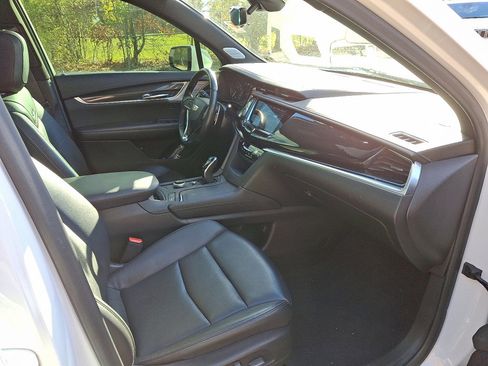 Used 2021 Cadillac XT6 Sport image 10