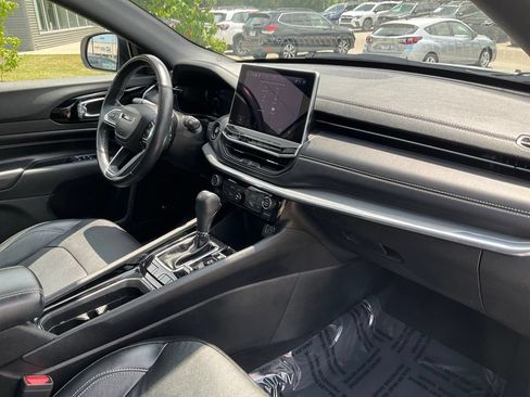 Used 2022 Jeep Compass High Altitude AWD/4WD image 16