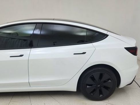 Used 2025 Tesla Model 3 image 11