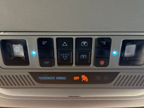 Used 2024 Ford Explorer XLT w/ Equipment Group 202A AWD/4WD image 20
