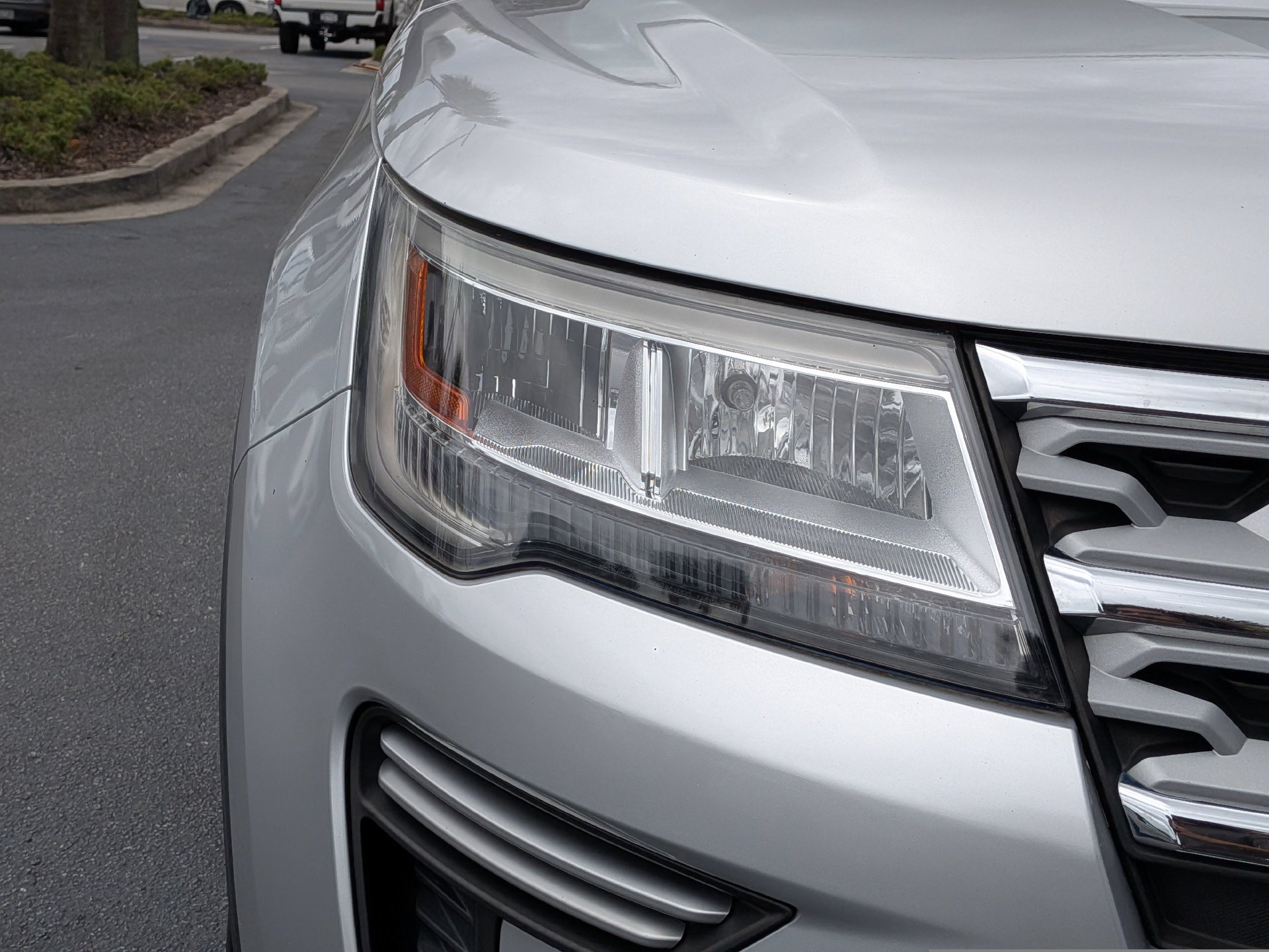 Used 2019 Ford Explorer XLT FWD image 11