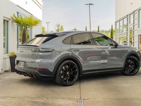 Used 2023 Porsche Cayenne Turbo GT AWD/4WD image 7
