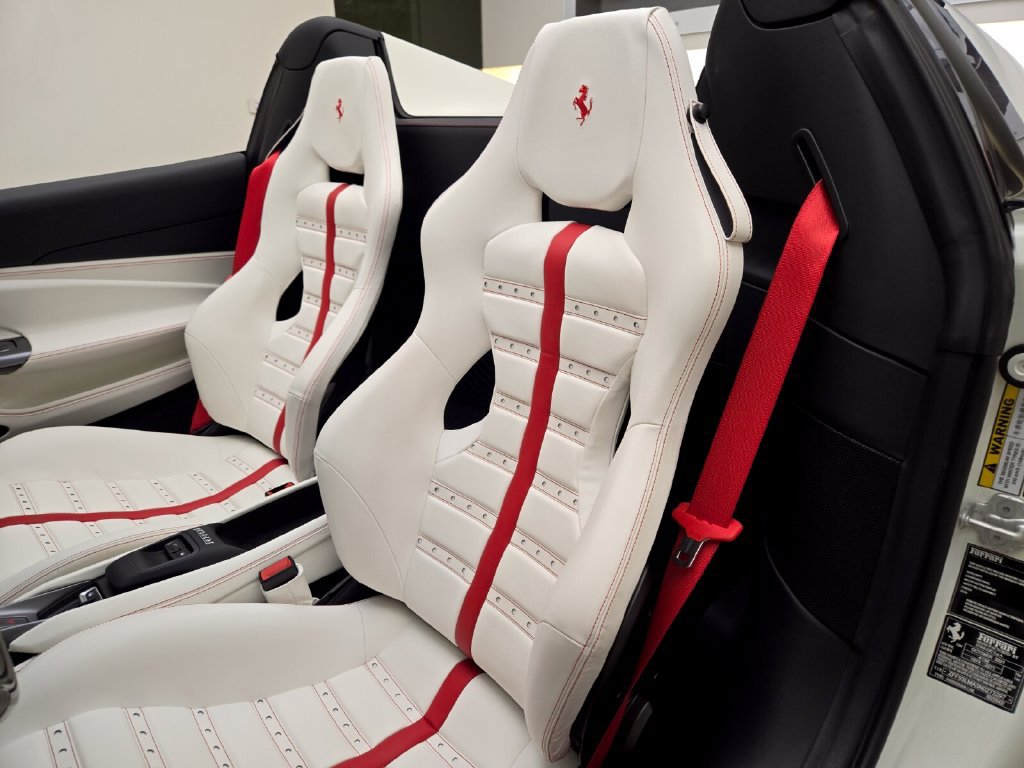 Used 2022 Ferrari F8 Tributo RWD image 30