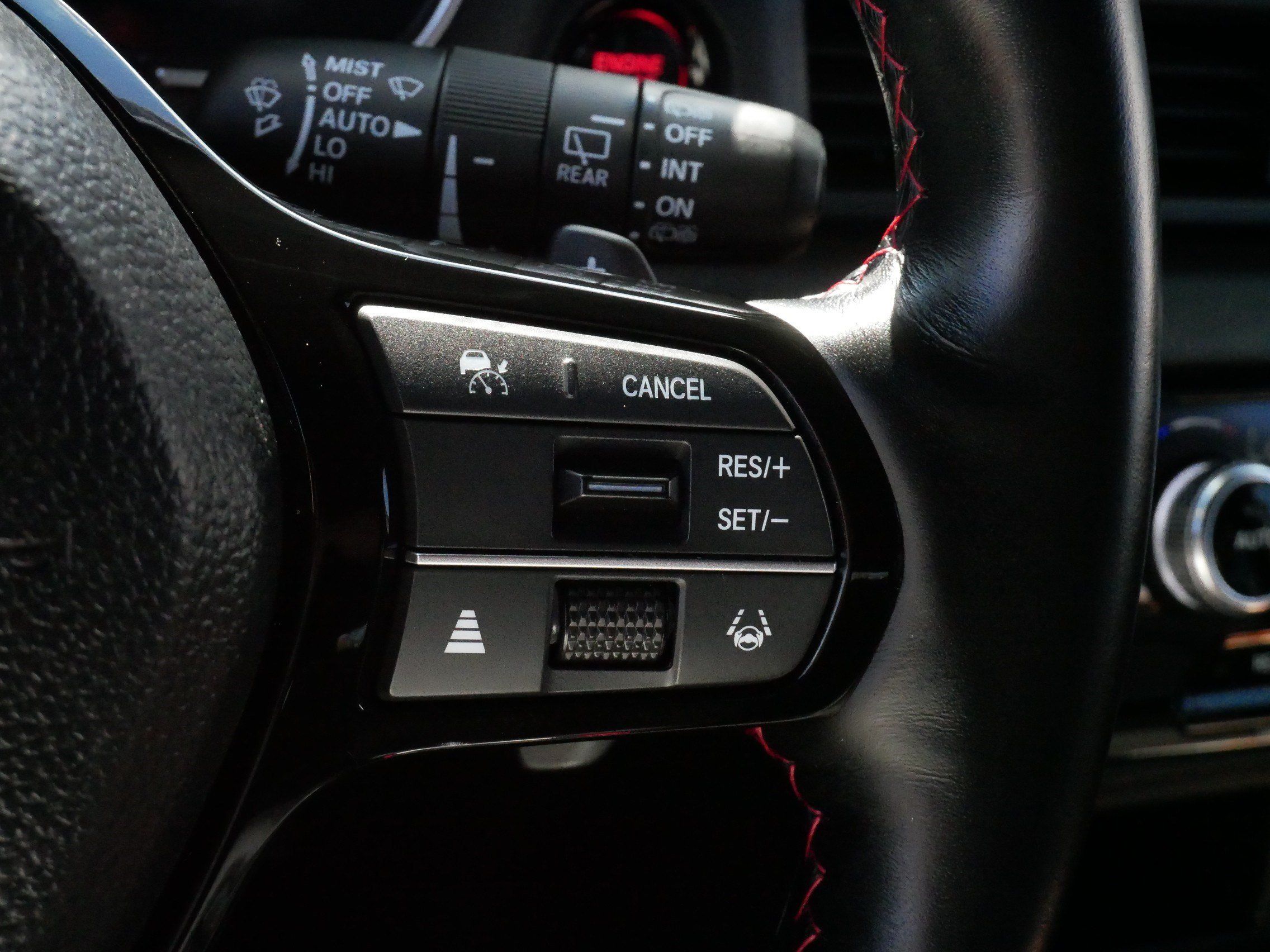 Used 2025 Honda Pilot Black Edition image 26