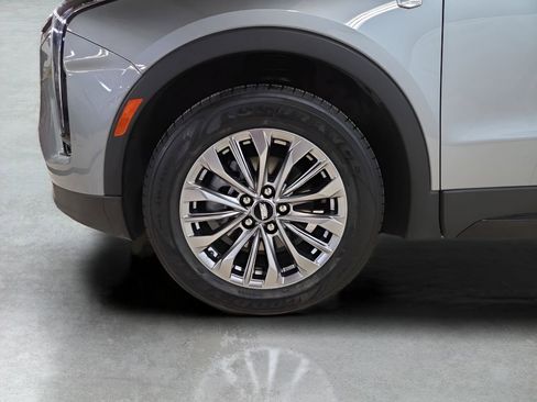 Used 2024 Cadillac XT4 Premium Luxury image 24