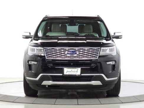 Used 2018 Ford Explorer Platinum AWD/4WD image 2