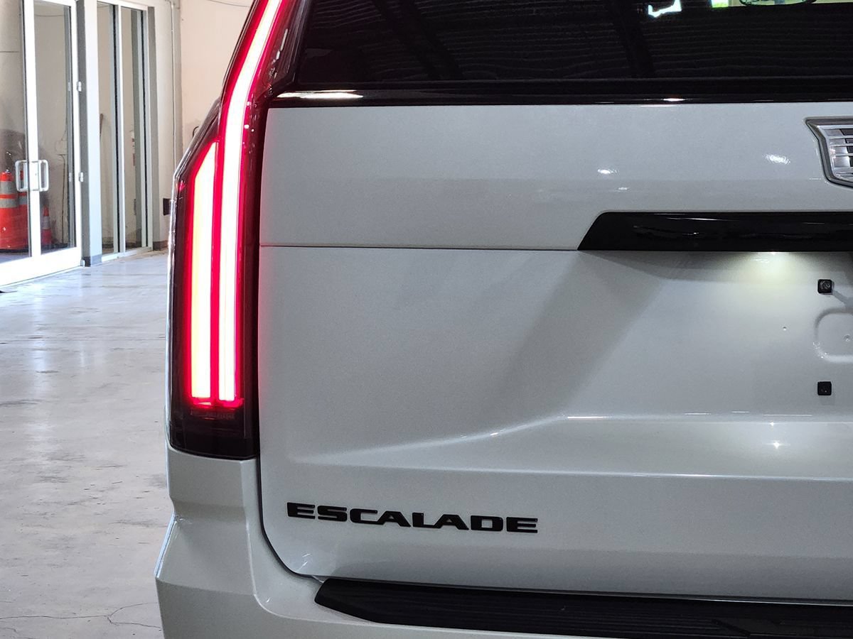 Used 2025 Cadillac Escalade Sport w/ Touring Package AWD/4WD image 20