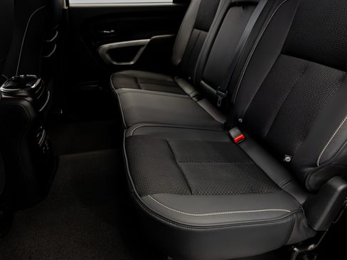 Used 2019 Nissan Titan PRO-4X image 35