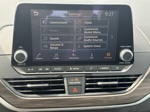 Used 2025 Nissan Altima 2.5 SV FWD image 37