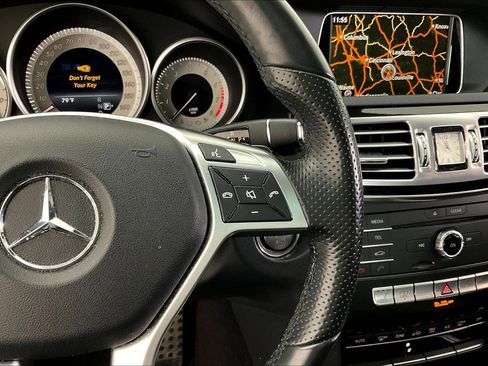 Used 2016 Mercedes-Benz E 350 4MATIC Sedan image 12
