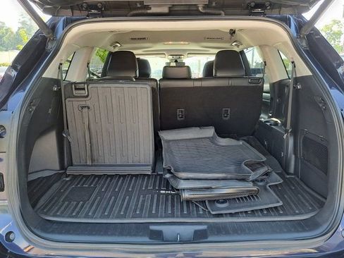 Used 2020 Toyota Highlander XLE AWD/4WD image 30