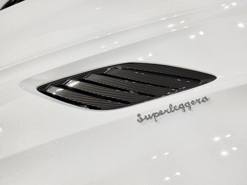 Used 2021 Aston Martin DBS Superleggera Volante image 27