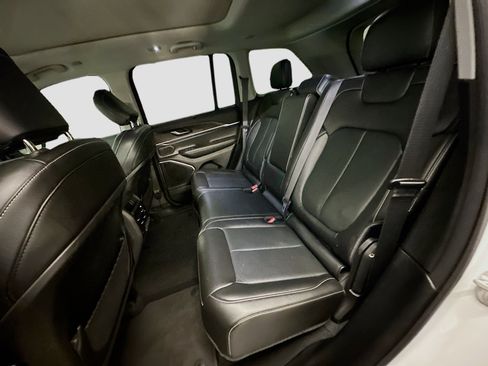 Used 2022 Jeep Grand Cherokee Limited 4xe w/ Luxury Tech Group II image 30