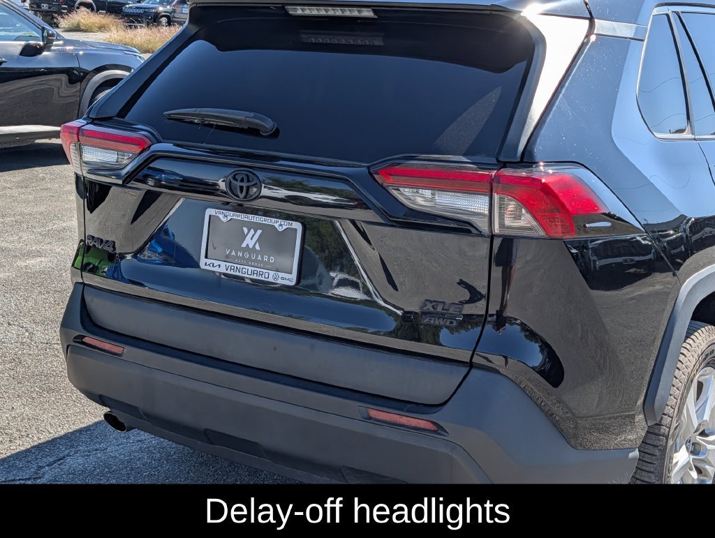 Used 2020 Toyota RAV4 XLE w/ XLE Grade Weather Package AWD/4WD image 7