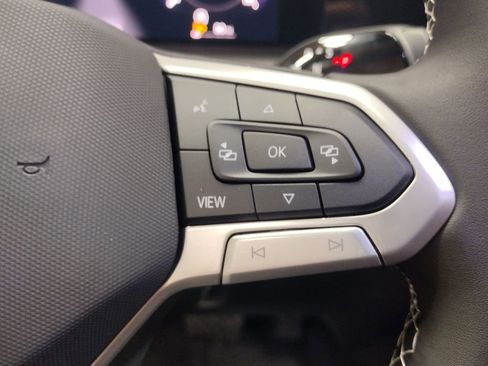 New 2025 Volkswagen Tiguan SE image 27