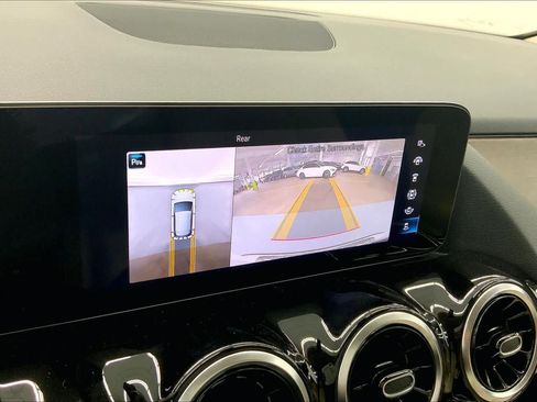Certified 2022 Mercedes-Benz GLA 250 image 24
