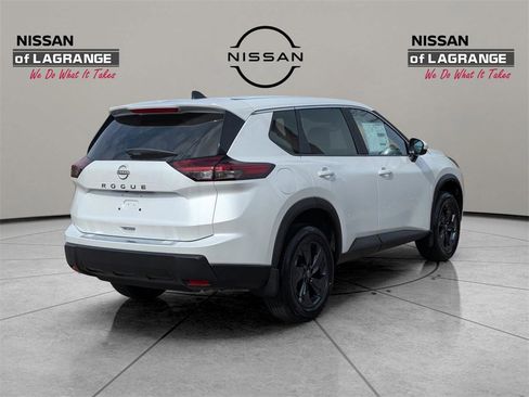 New 2026 Nissan Rogue SV image 5