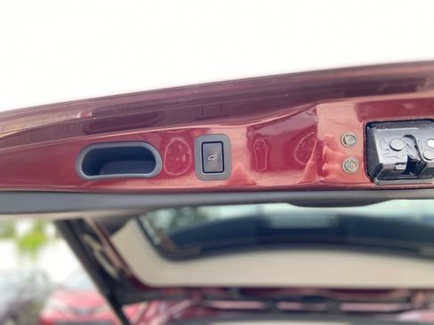 Used 2015 Toyota Highlander Plus FWD image 30