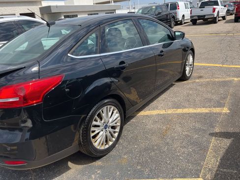 Used 2017 Ford Focus Titanium image 16