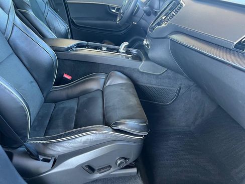 Used 2019 Volvo XC90 T8 R-Design w/ Advanced Package image 8