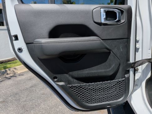 Used 2020 Jeep Wrangler Unlimited Rubicon AWD/4WD image 40