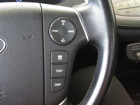 Used 2013 Hyundai Genesis 3.8 w/ Technology Pkg RWD image 13