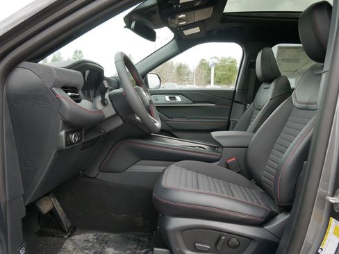 New 2026 Ford Explorer ST-Line w/ ST-Line Street Pack AWD/4WD image 10