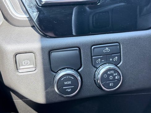 Used 2023 GMC Sierra 1500 Elevation RWD image 12
