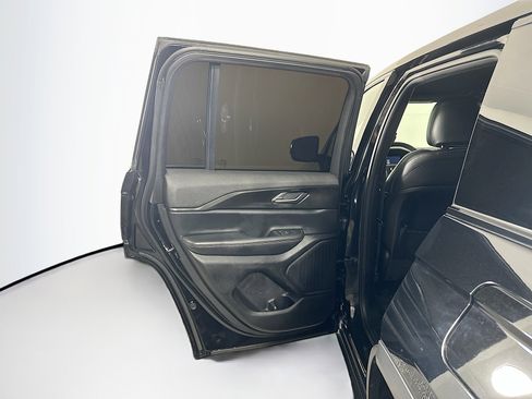 Used 2023 Jeep Grand Cherokee Altitude AWD/4WD image 25