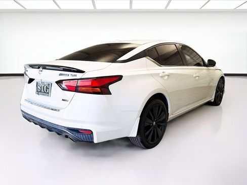 Used 2022 Nissan Altima 2.5 SR w/ Midnight Edition Package AWD/4WD image 4