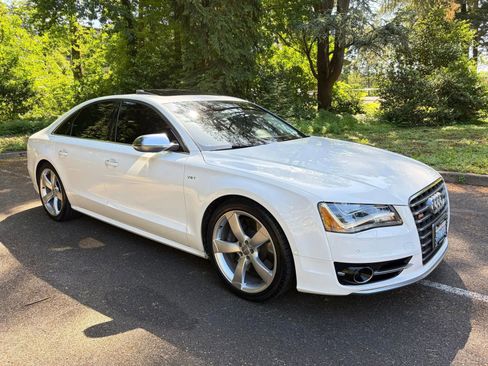 Used 2014 Audi S8 AWD/4WD image 3