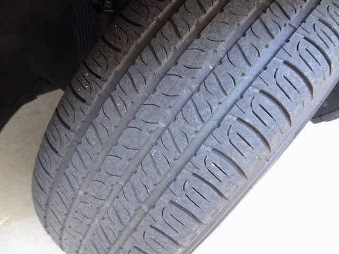 Used 2023 GMC Acadia SLT image 44