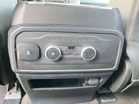 Used 2021 Ford Expedition XLT image 30